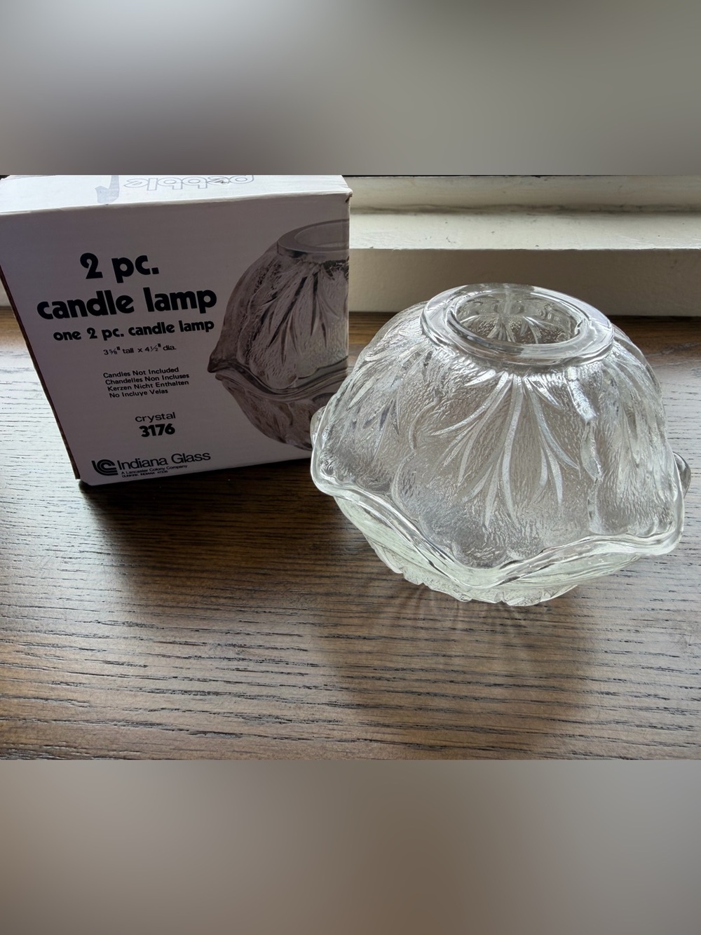 NEW IN BOX!! Pebble Leaf Indiana Glass 2-Pc Crystal Candle Lamp